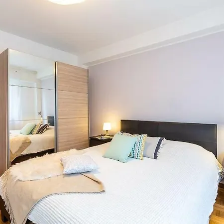 Central City Center Apartment *